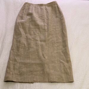 Harve Benard linen long skirt.  Fully lined.  Button & zipper close.  Size 14